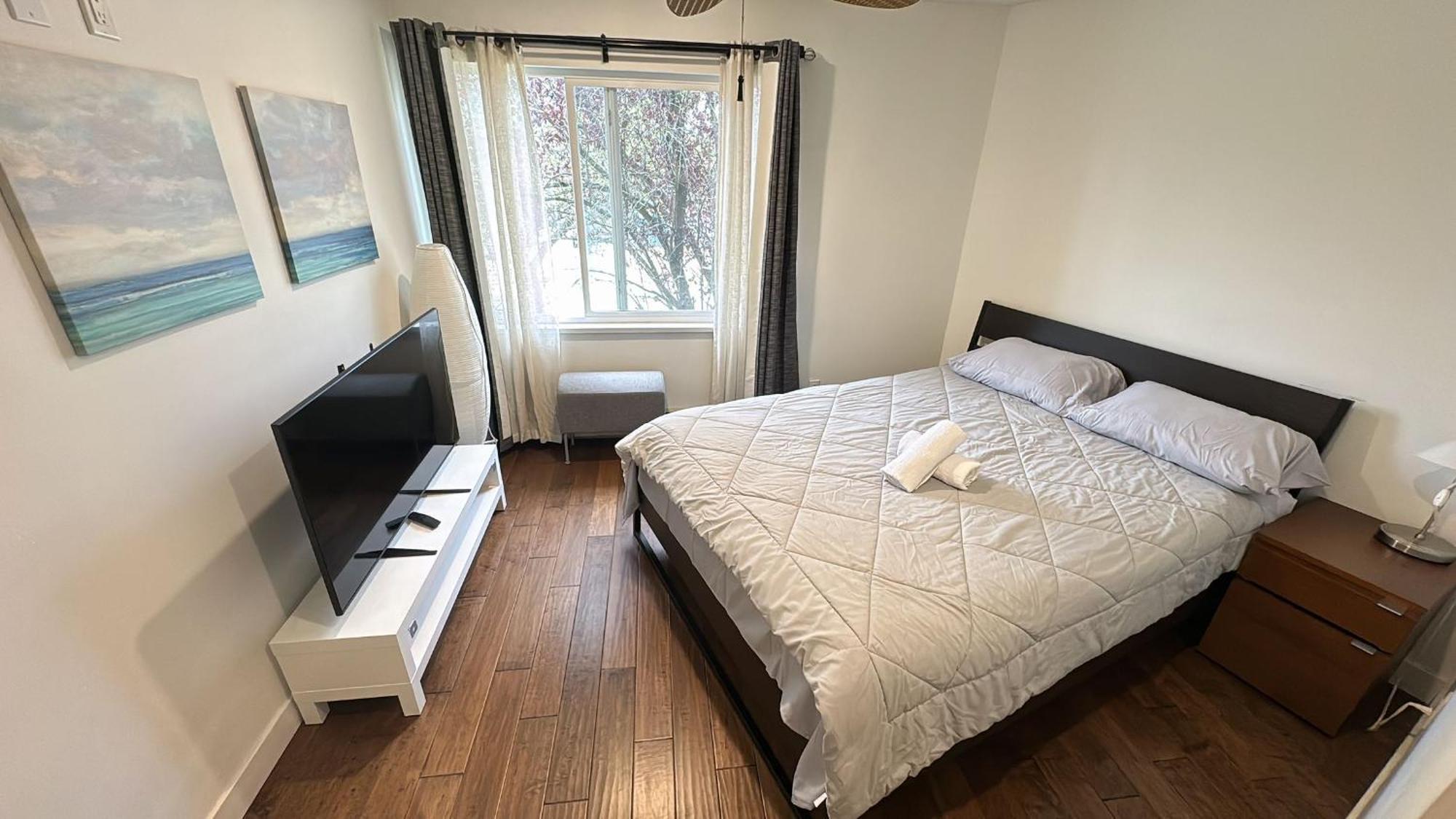 5 Mins Walk To Skytrain Station Villa Vancouver Exterior photo